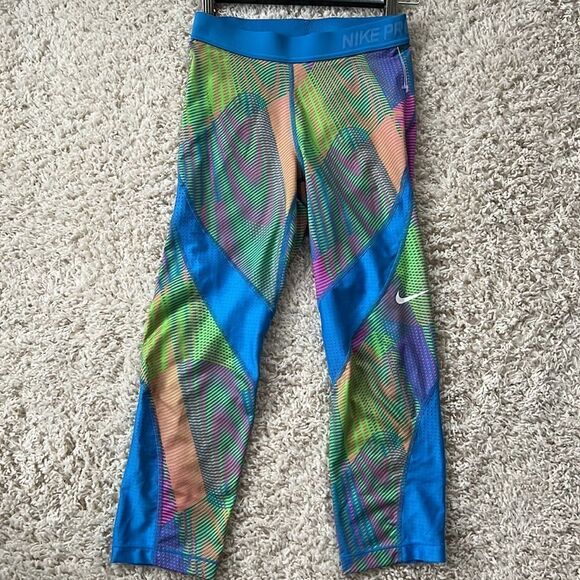 Nike Pro Hypercool Frequency Compression Capri - Picture 7 of 11